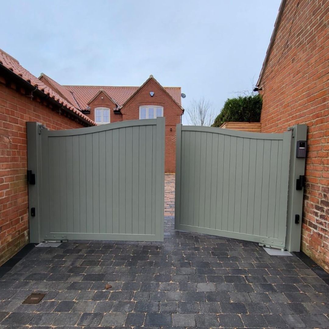 Swing Gate 3